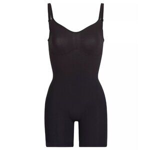 SKIMS Seamless Sculpt Mid Thigh Bodysuit Size 4XL Black Women's Shapewear NWOT